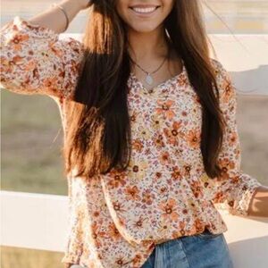 Sterling Kreek extra small Floral V-Neck 3/4 length Top in Cream and Orange